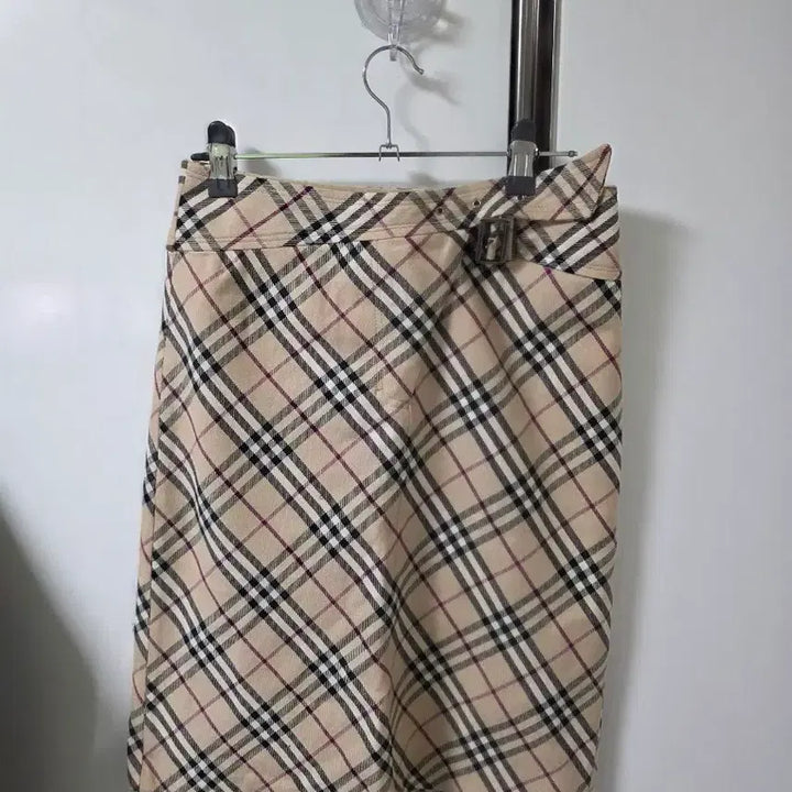 [SOLD OUT] 버버리블루라벨 체크 스커트