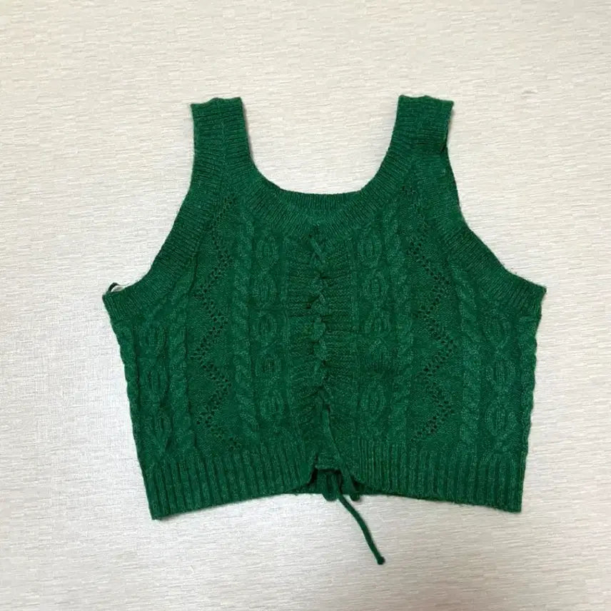 [BUNJANG] Green Cable Knit Cropped Vest / 그린 꽈배기 니트 조끼