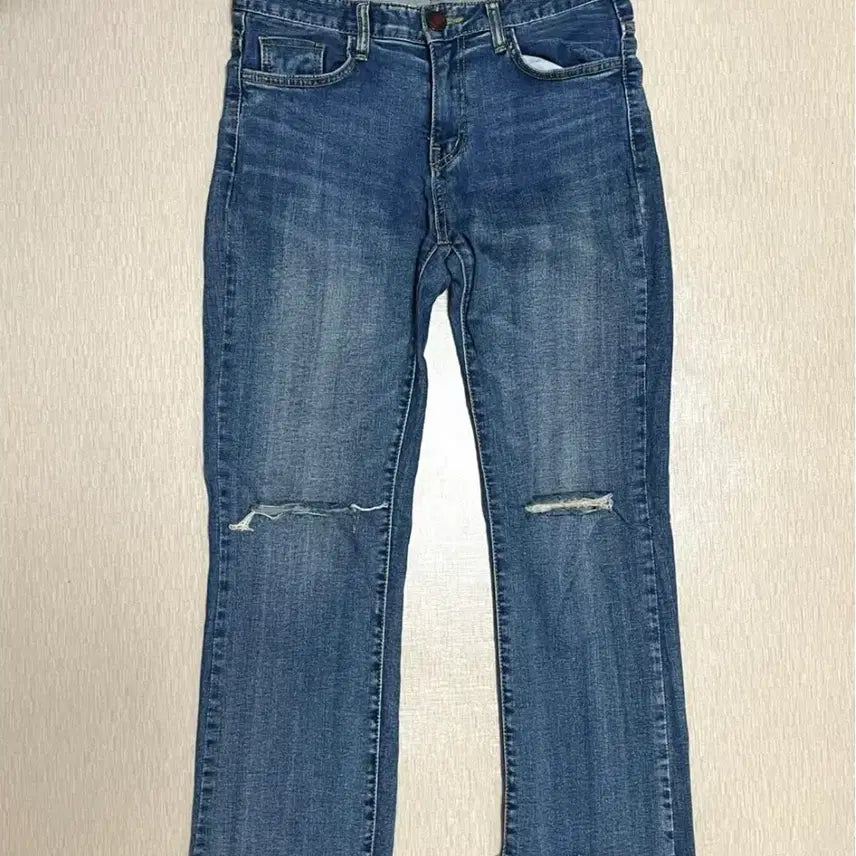 [BUNJANG] Distressed Bootcut Jeans / 데미지 부츠컷 청바지
