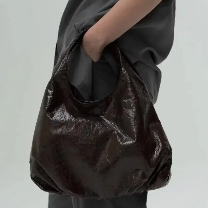 [BUNJANG] Amomento Tyvek Small Bag Brown / 아모멘토 타이벡 스몰백 브라운