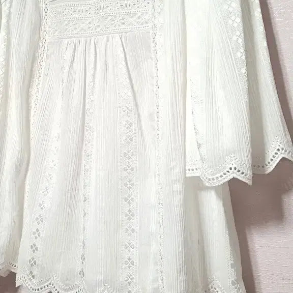 [BUNJANG] Atelier Vanessa Bruno Eyelet Pintuck Blouse / 아떼바네사브루노 아일렛 핀턱블라우스 55