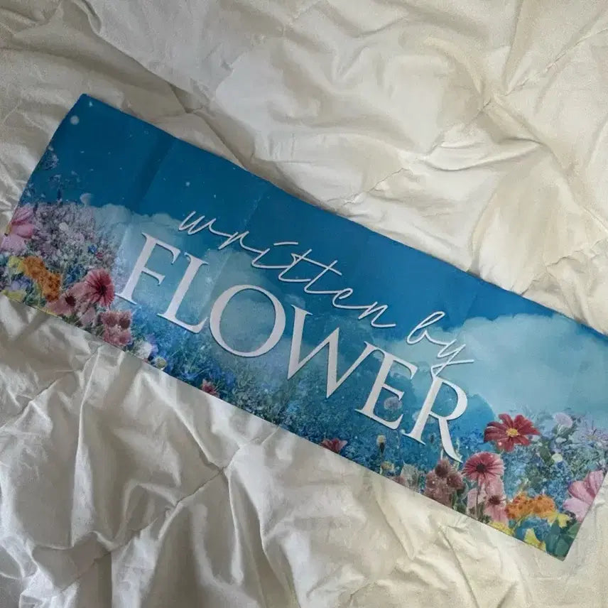 [BUNJANG] LUCY Flower and Written Slogan / 루시 flower and written 슬로건