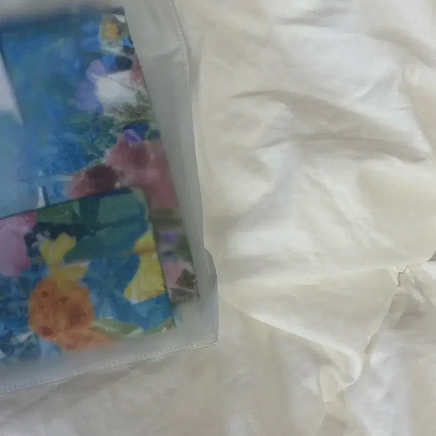 [BUNJANG] LUCY Flower and Written Slogan / 루시 flower and written 슬로건