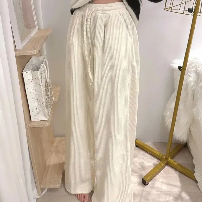 [BUNJANG] Tizle Corduroy Wide Pants / 새상품 3단밴딩/두툼해요 티즐 골덴 코듀로이 힙 밴딩 와이드팬츠