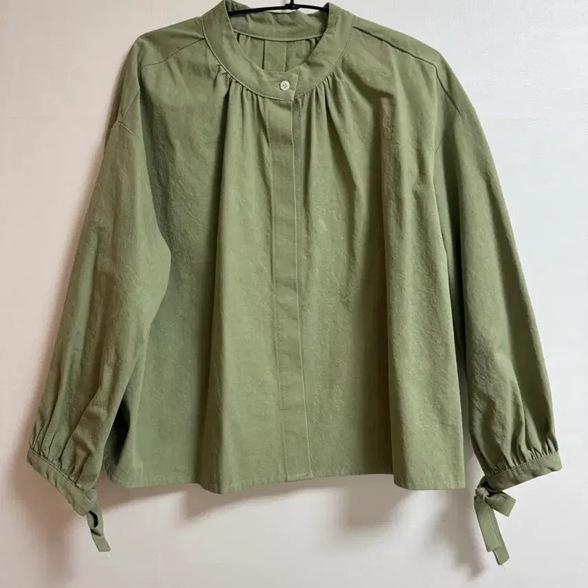 [SOLD OUT] 메이비베이비 디어리스트 블라우스