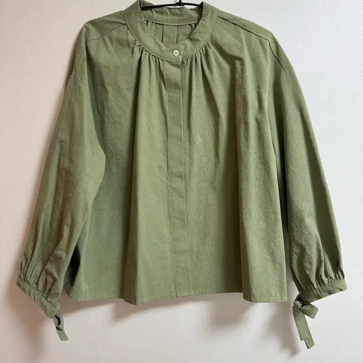 [SOLD OUT] 메이비베이비 디어리스트 블라우스