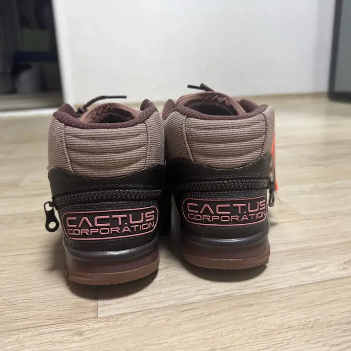 [BUNJANG] 나이키 트래비스 스캇 에어 트레이너 1 (285/새상품 / 나이키 트래비스 스캇 에어 트레이너 1 (285/새상품