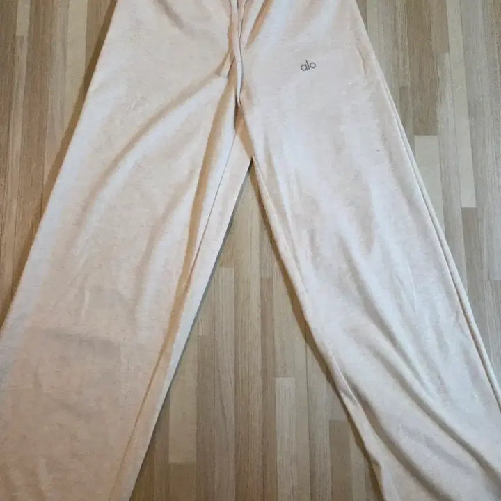 [SOLD OUT] alo 알로 스타일 오트아이보리 팬츠s