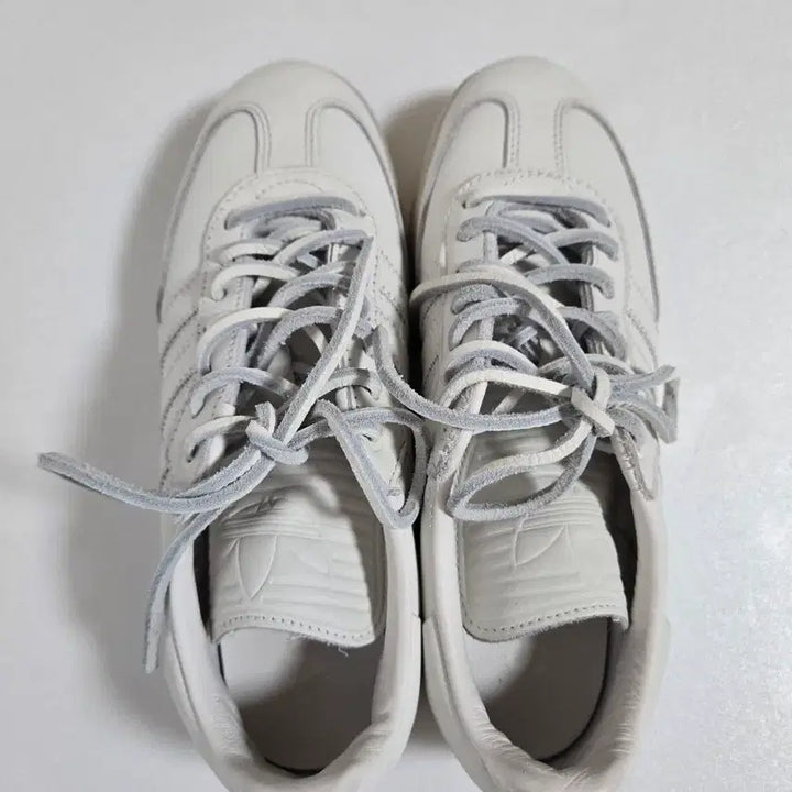 [BUNJANG] Adidas x Pharrell Williams Samba White Sneakers / 아디다스 x 퍼릴 윌리엄스 삼바 화이트 235사이즈