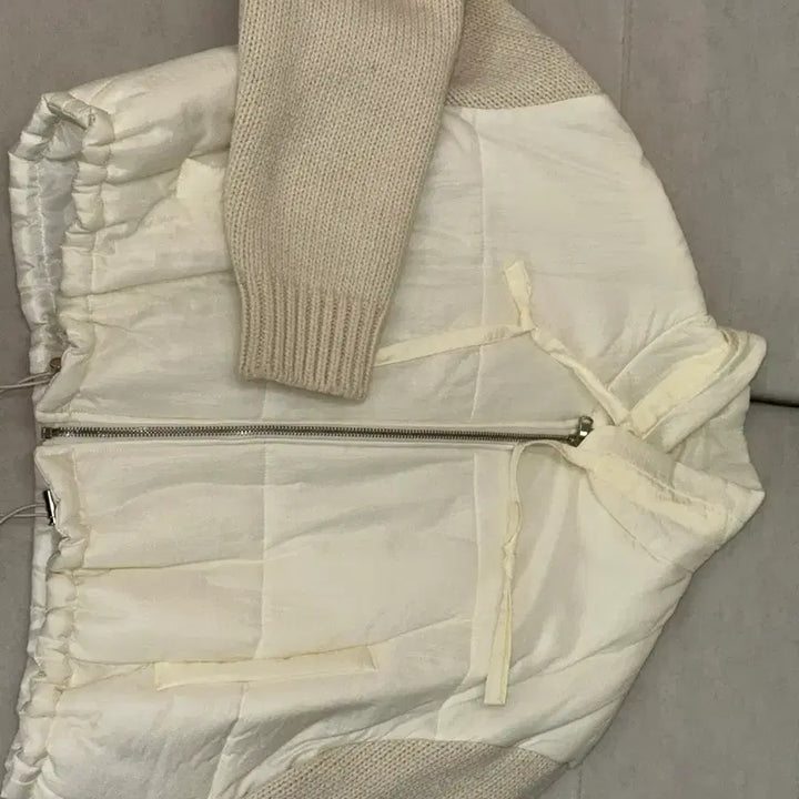 [BUNJANG] Ivory Knit Padded Jumper / 아이보리 니트 패딩 점퍼
