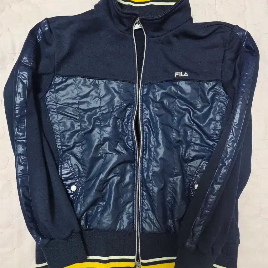 [SOLD OUT] 휠라 트레이닝/하이브리드 집업 자켓