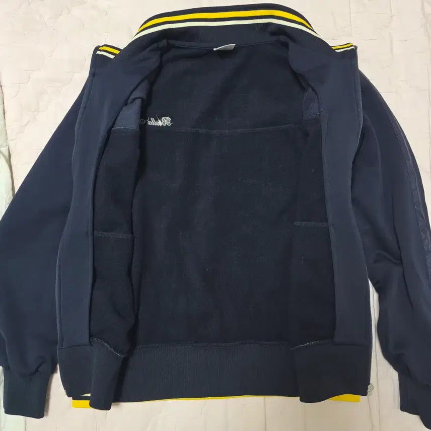 [SOLD OUT] 휠라 트레이닝/하이브리드 집업 자켓