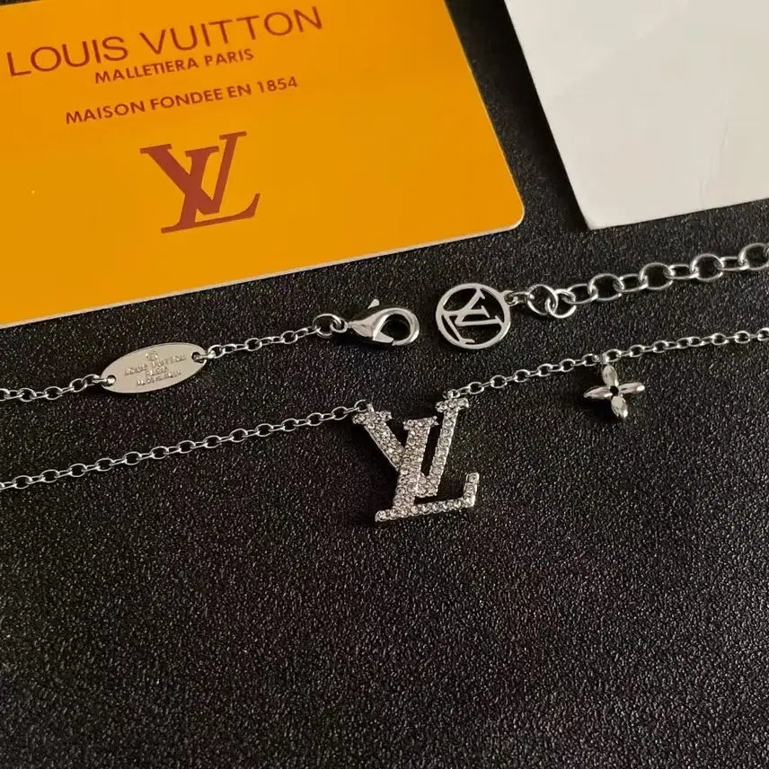 [BUNJANG] Louis Vuitton LV Pendant Necklace Silver / 루이비통 LV 팬던트 목걸이 실버