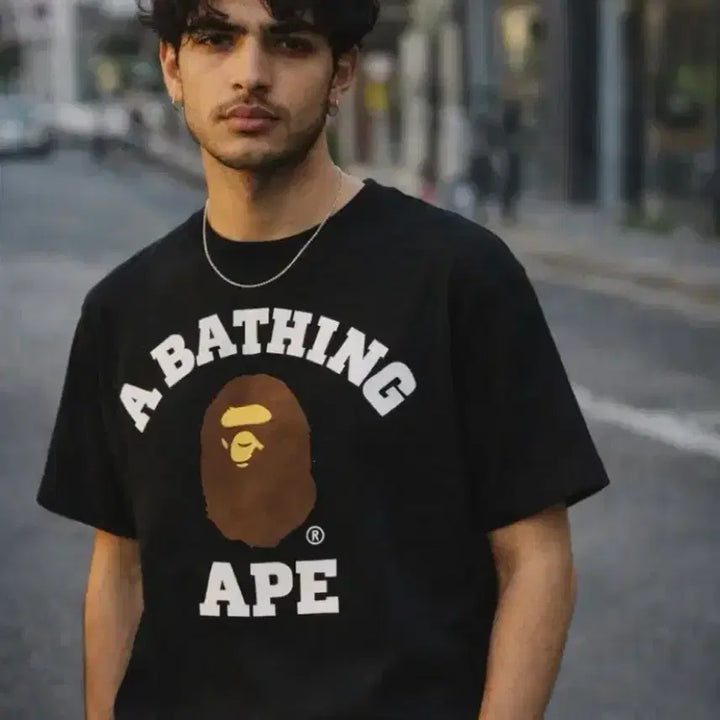 [BUNJANG] BAPE College Short Sleeve T-shirt (Black/White) / 병행정품*베이프 BAE 컬리지 반팔 티셔츠 블랙/화이트 미개봉 새상품