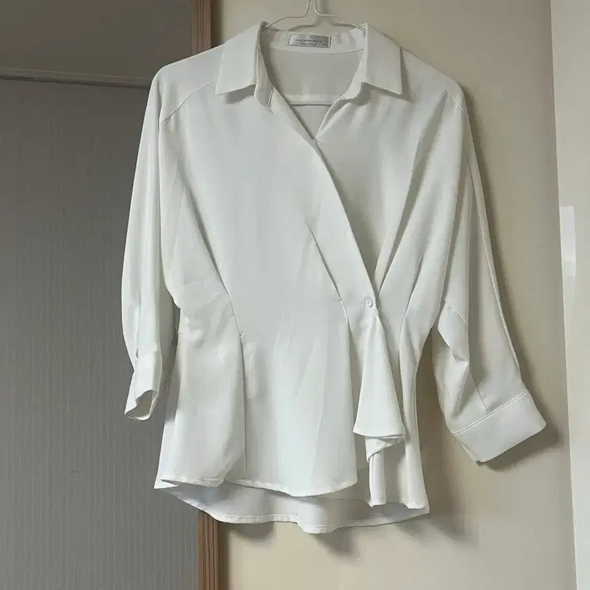 [BUNJANG] White Wrap Blouse / 화이트 랩 블라우스