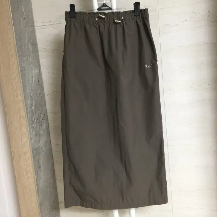 [BUNJANG] Thursday Island Slit Bending Skirt / 써스데이아일랜드 슬릿 밴딩 스커트 S