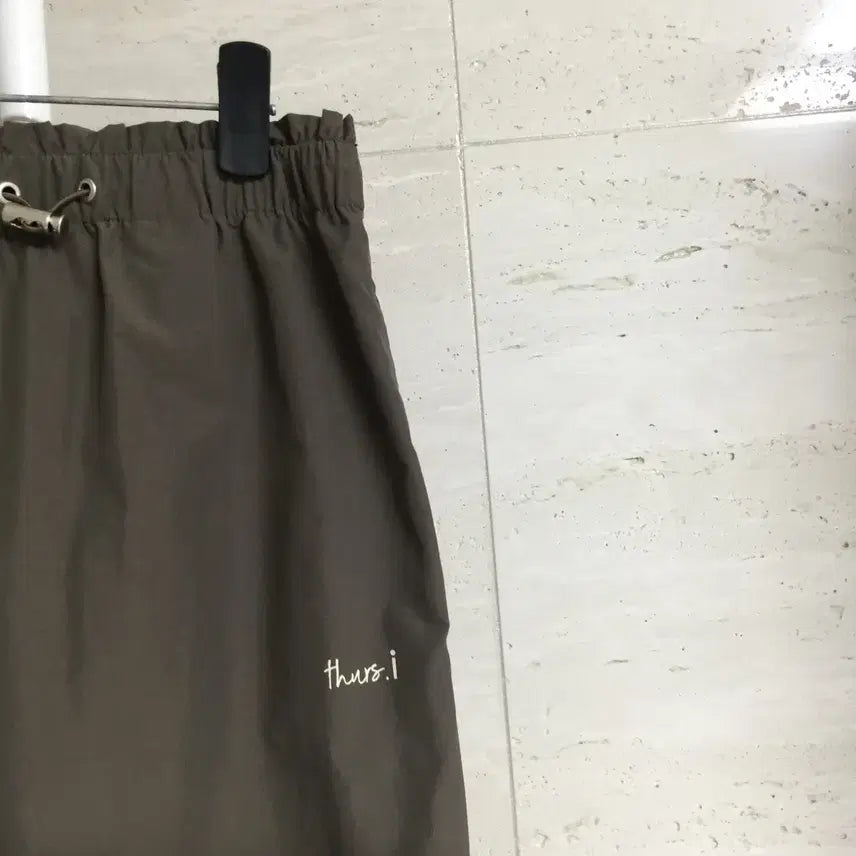 [BUNJANG] Thursday Island Slit Bending Skirt / 써스데이아일랜드 슬릿 밴딩 스커트 S
