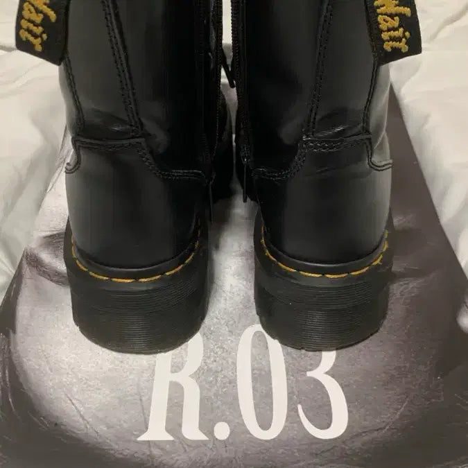 [BUNJANG] Dr. Martens High Boots 240 / 닥터마틴 하이 부츠 240