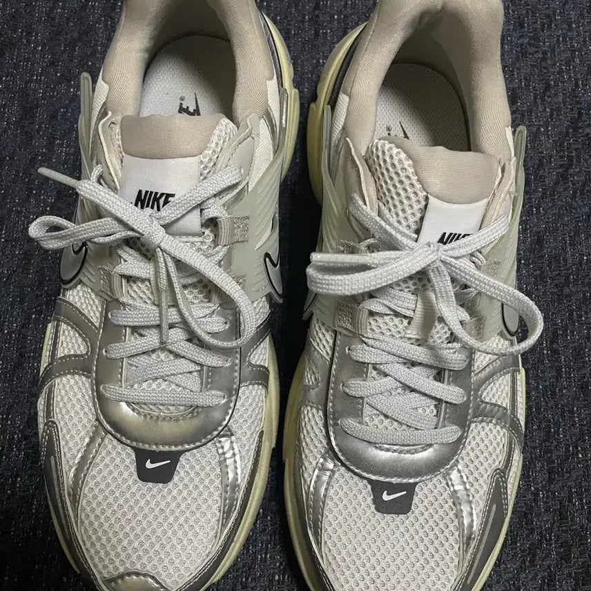 [BUNJANG] Nike V2K Run Summit White 270 / 나이키v2k런 서밋 화이트 270 새상품급 판매