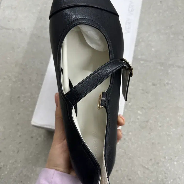 [BUNJANG] Black Cross Strap Heels - 235mm / 여저 구두 235사이즈. 블랙