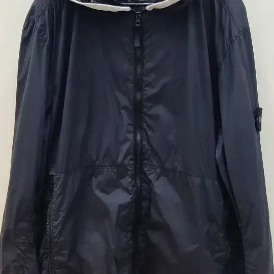 [BUNJANG] 스톤아일랜드 스킨터치 후드바람막이 XL 105~110 / 스톤아일랜드 스킨터치 후드바람막이 XL 105~110