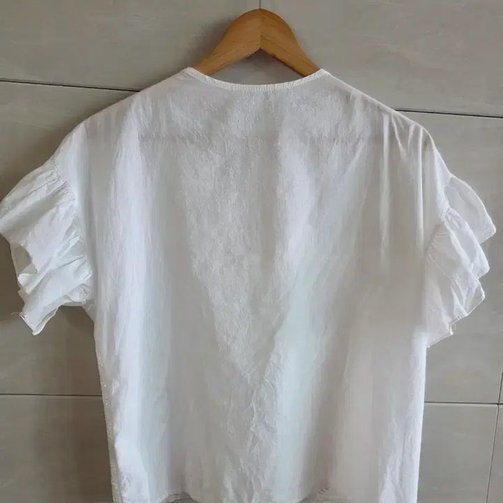 [BUNJANG] White Eyelet Blouse Short Sleeve Lace Punching / 화이트 아일렛 블라우스 반팔 레이스 펀칭