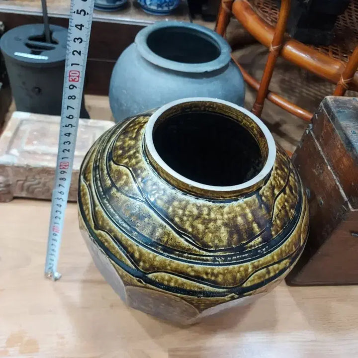 [BUNJANG] Ancient Seaganjoo Pottery Jar with Wave Pattern / 석간주 항아리