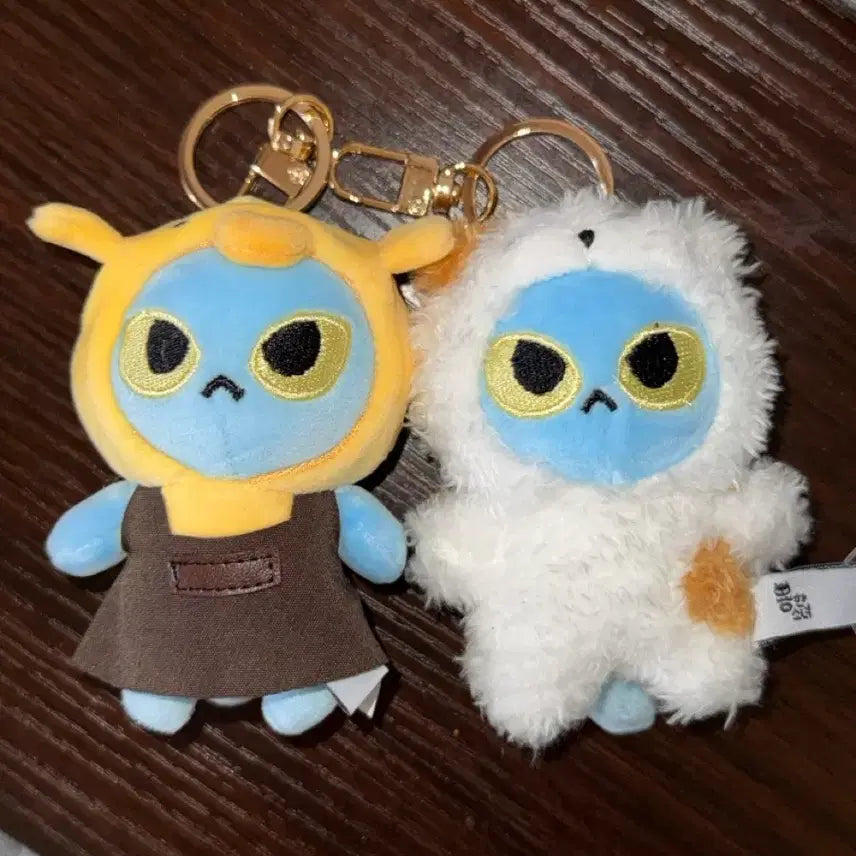 [BUNJANG] Yonghan Sonyeo Dolls (2 pcs) / 용한소녀 인형 2개