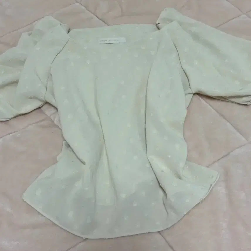 [BUNJANG] Omute Butter Vintage Dot Blouse / 오무트 버터 빈티지 도트 블라우스