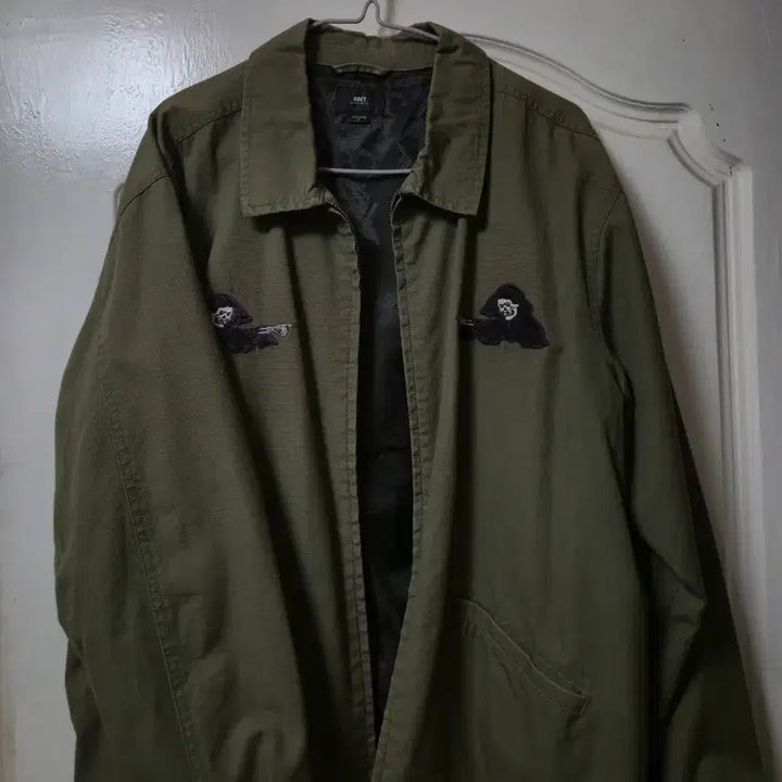 [BUNJANG] OBEY Embroidered Olive Green Jacket / 오베이 OBEY 자수 올리브그린 자켓