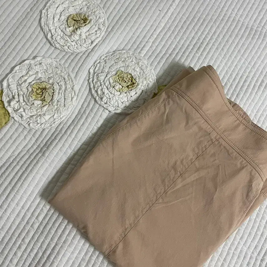 [SOLD OUT] JIGOTT 지고트 베이지 스커트