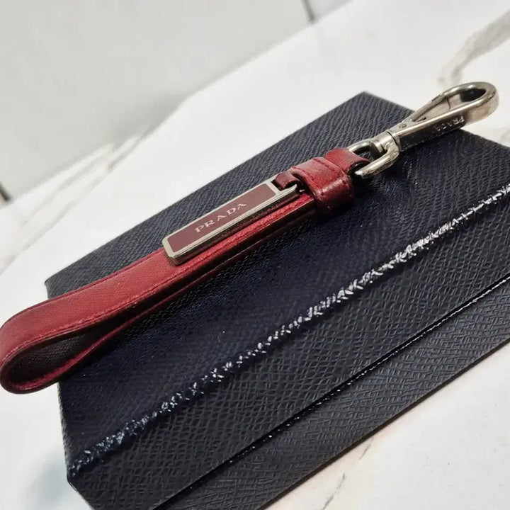[BUNJANG] Prada Saffiano Leather Keyring Key Holder / (정품) 프라다 사피아노 가죽 키링 키홀더