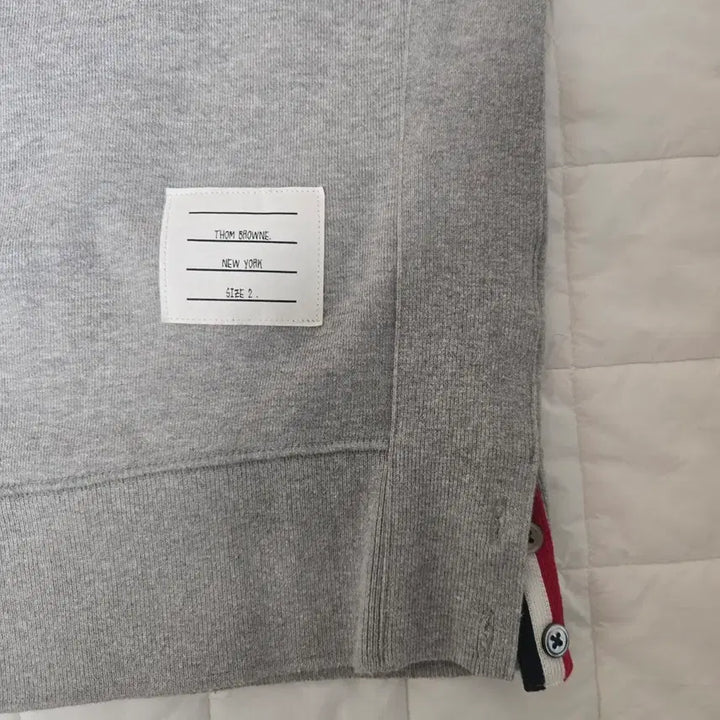 [SOLD OUT] 톰브라운 맨투맨 사이즈2