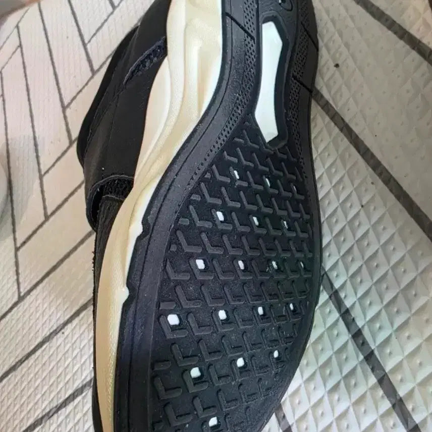 [BUNJANG] Ssim Sneakers (Black) - Designer Shoes / 디자이너 슈즈 씸 스니커즈.235사이즈