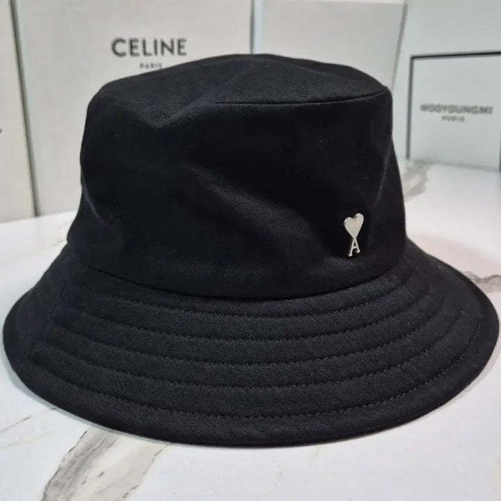 [BUNJANG] AMI Small Heart Logo Stud Bucket Hat / (정품) 아미 스몰 하트 로고 스터드 버킷햇 모자 58