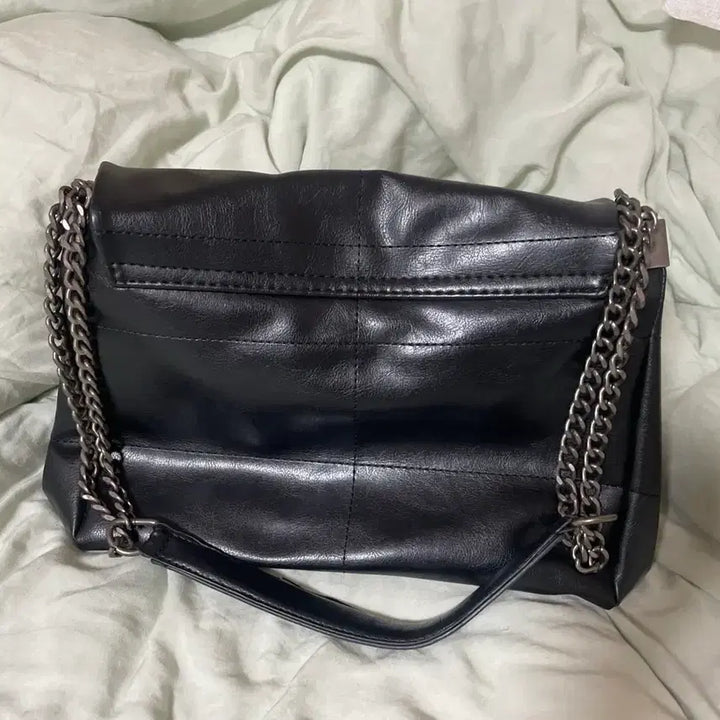 [SOLD OUT] [정품] ZARA 자라 락 플랩 숄더백 유나백 블랙