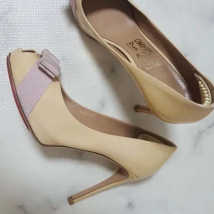 [BUNJANG] Ferragamo Lambskin Open-toe High Heels / 페레가모 램스킨 오픈토 하이힐