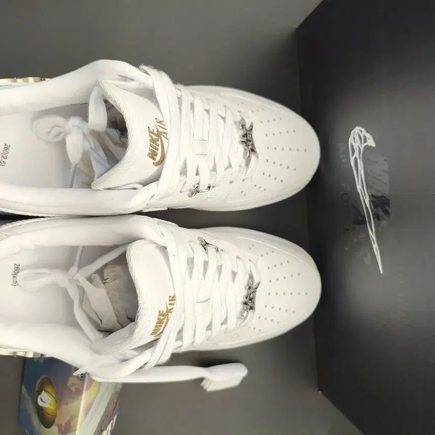 [BUNJANG] White Sneakers / 흰색 스니커즈