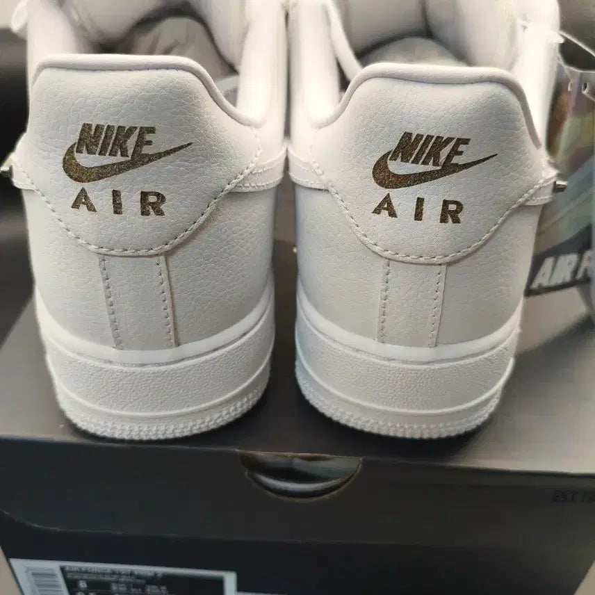 [BUNJANG] White Sneakers / 흰색 스니커즈
