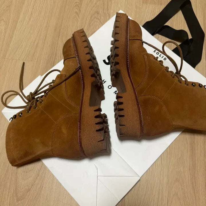 [BUNJANG] 야세 6.5cm 에어 코만도솔 카우하이드 부츠 베이지 270 한번신음 / 야세 6.5cm 에어 코만도솔 카우하이드 부츠 베이지 270 한번신음