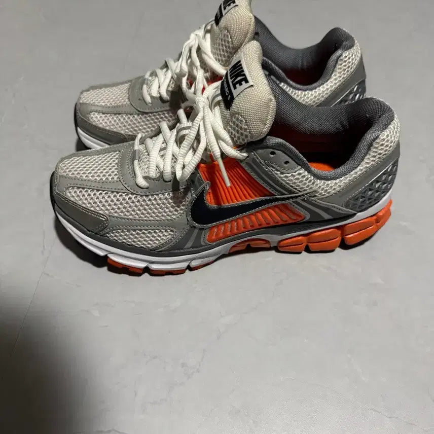 [SOLD OUT] 255)나이키 줌 보메로5