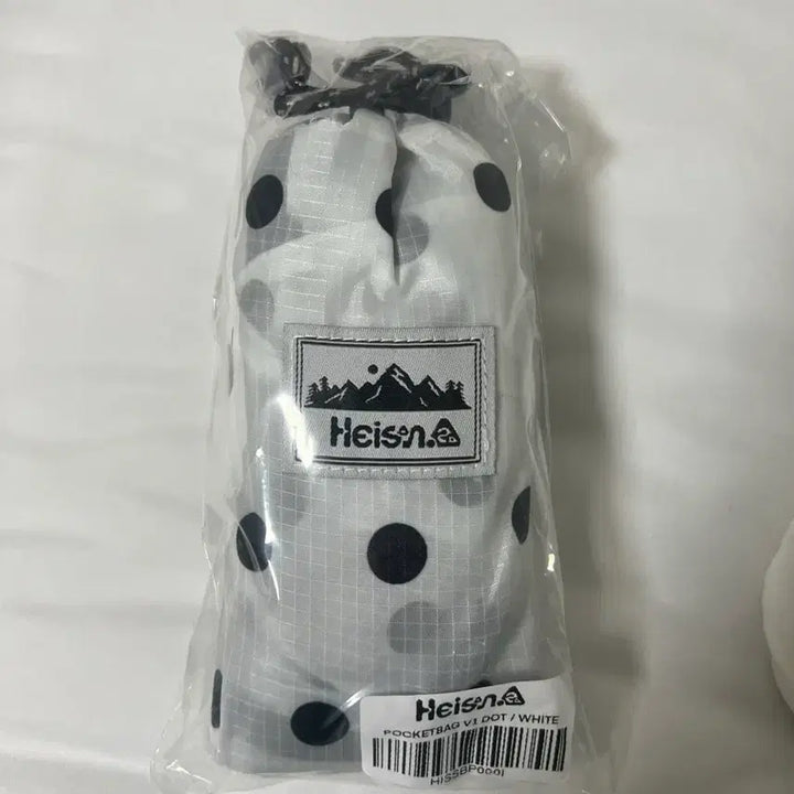 [SOLD OUT] 하이산 경량 도트 백팩 화이트 미개봉