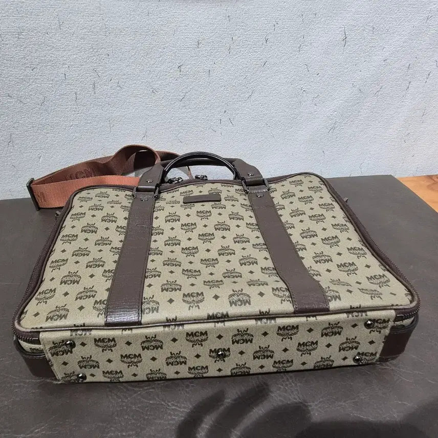 [SOLD OUT] MCM 로고 패턴 서류 가방