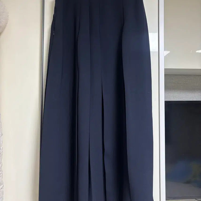 [SOLD OUT] 시에 토브 슬릿 네이비 S