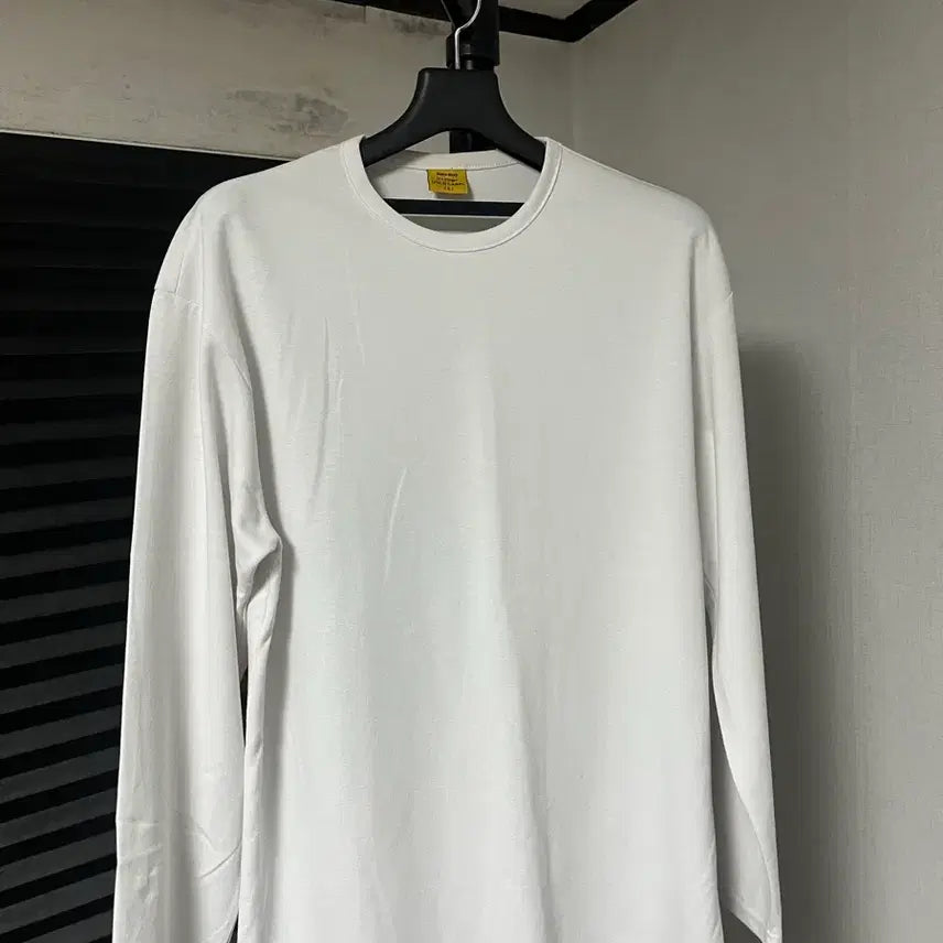 [SOLD OUT] 유핑 골드라벨 세미오버핏 롱슬리브 L