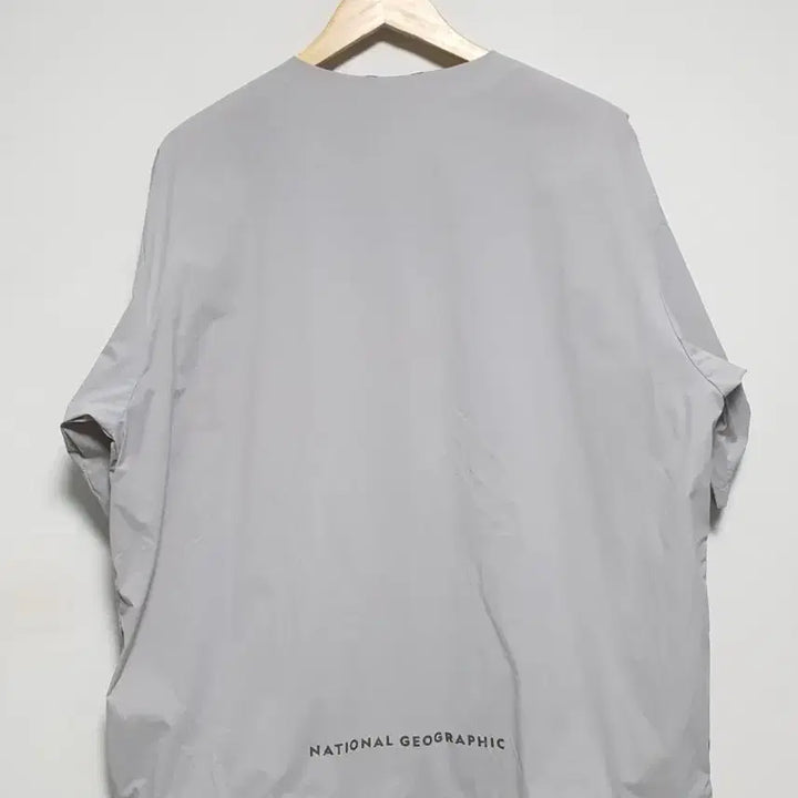 [SOLD OUT] 내셔널지오그래픽 기능성 반팔티 105사이즈 그레이