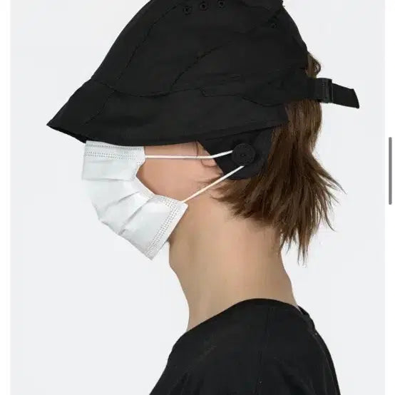[BUNJANG] Plastic Product Bucket Hat with Mask Hanger / 플라스틱 프로덕트 마스크 걸이 버킷햇
