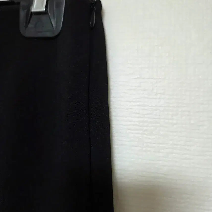 [BUNJANG] Black Semi-Bootcut Spring/Summer Slacks / 블랙 세미 부츠컷 봄여름 소재 슬랙스