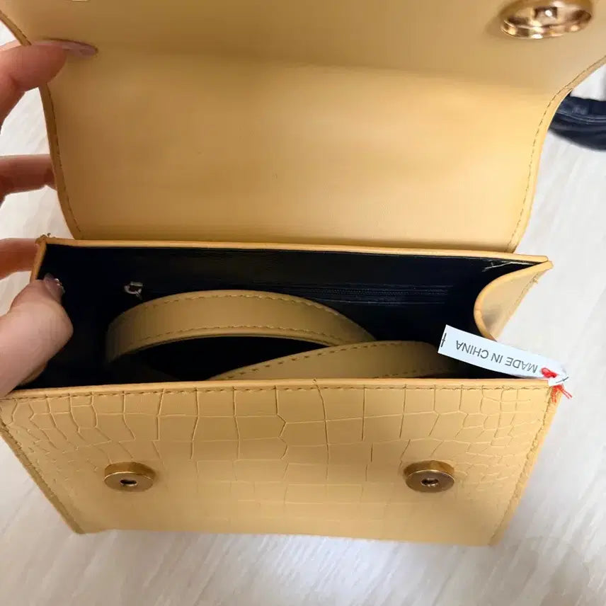 [BUNJANG] Yellow Crocodile Pattern Mini Tote Bag / 옐로우 악어 패턴 미니 토트백(새상품)