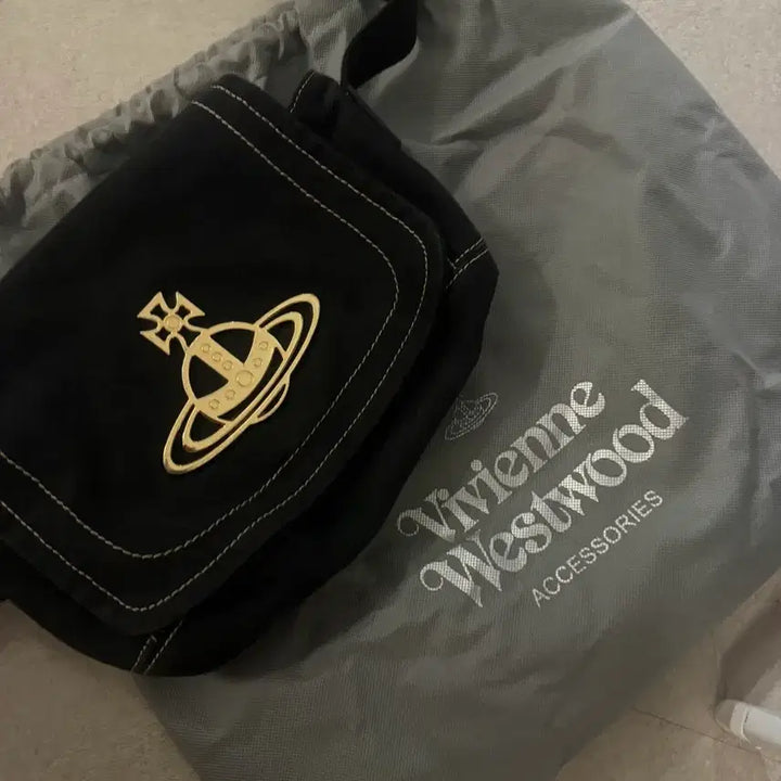 [SOLD OUT] 월요일만)비비안웨스트우드 코튼 숄더백